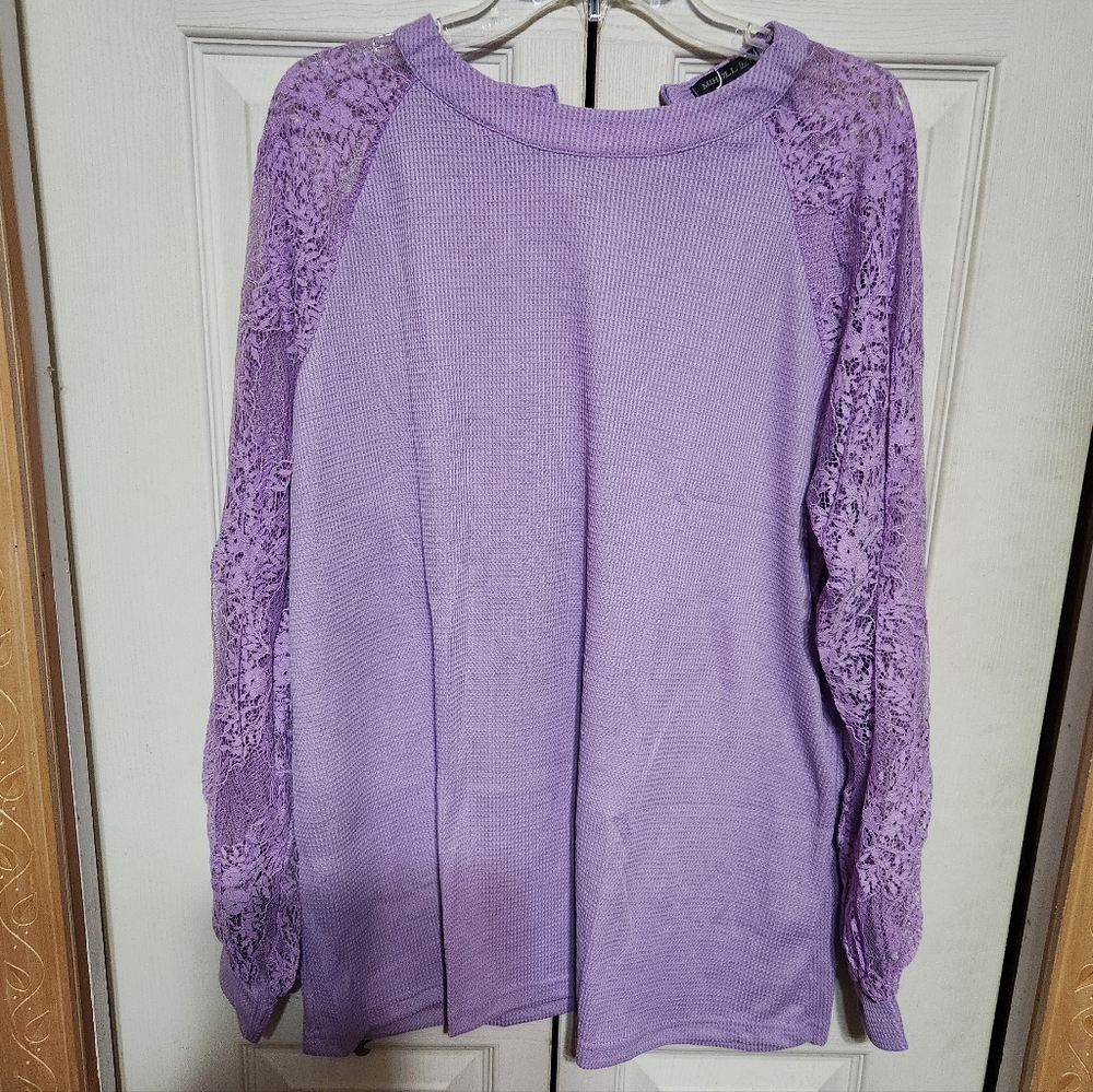 Nwt Lavender Lace Sleeve Women's Top